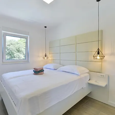 Div With Pool * Bibinje