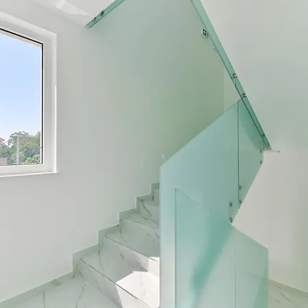 Div With Pool * Bibinje