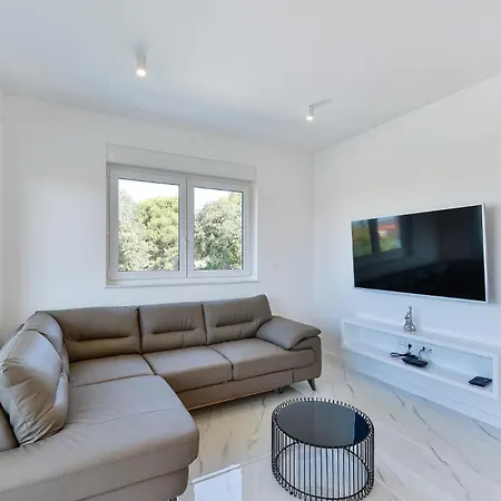 Div With Pool Bibinje