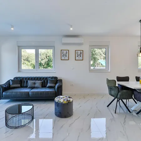 Div With Pool * Bibinje