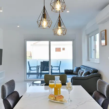 Apartman Div With Pool