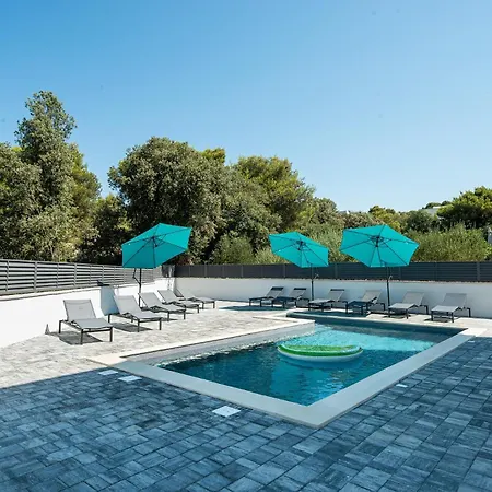 Appartamento Div With Pool *