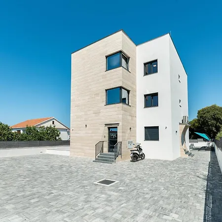 Div With Pool Bibinje