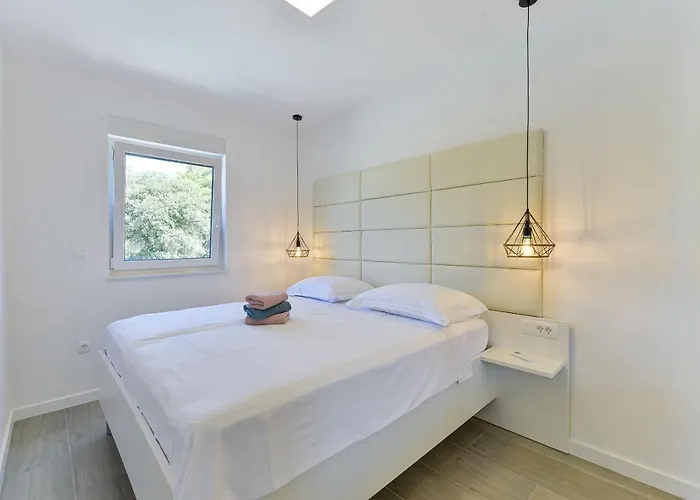 Div With Pool * Bibinje