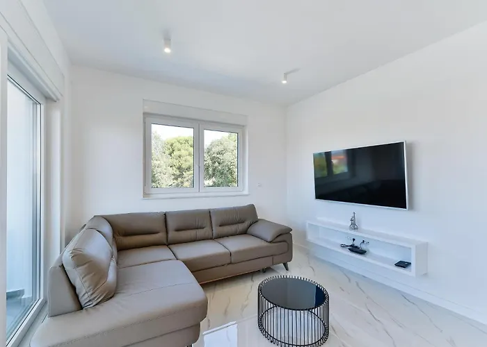 Div With Pool Bibinje