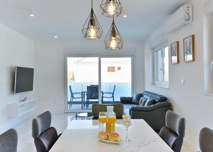 Apartman Div With Pool