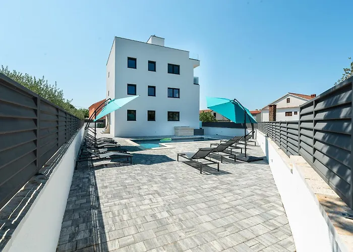 Apartman Div With Pool