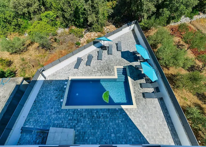 Apartman Div With Pool