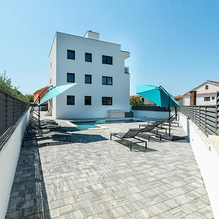 Appartement Div With Pool