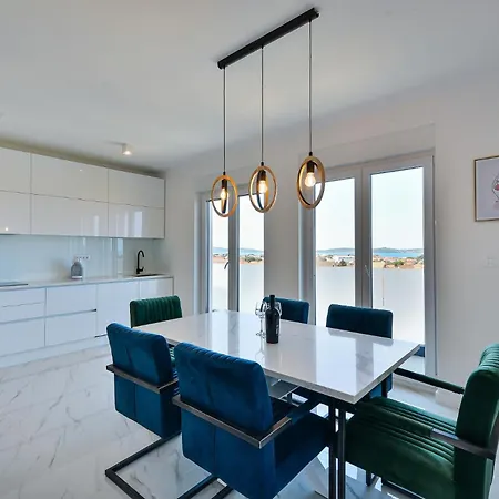 Appartement Div With Pool