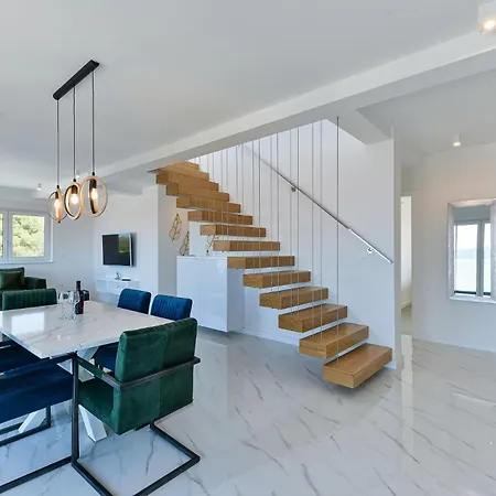 Div With Pool * Bibinje