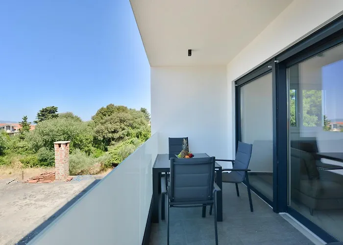 Div With Pool * Bibinje