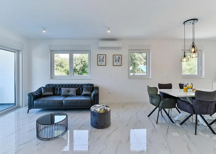 Div With Pool * Bibinje