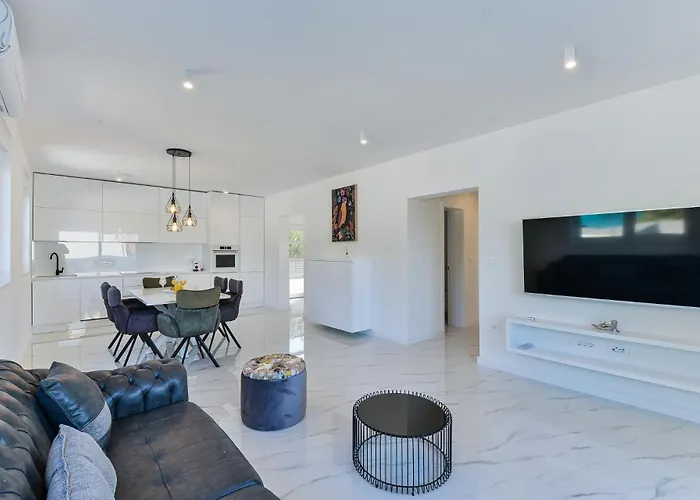 Div With Pool Διαμέρισμα