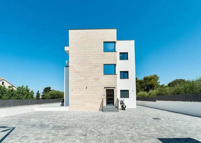 Div With Pool Apartamento Bibinje