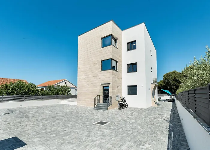 Div With Pool Bibinje